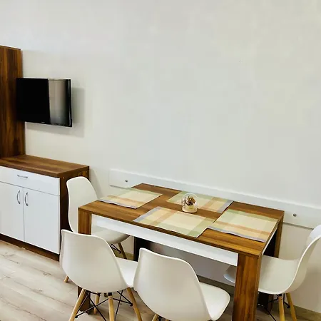 тутхон דירה *